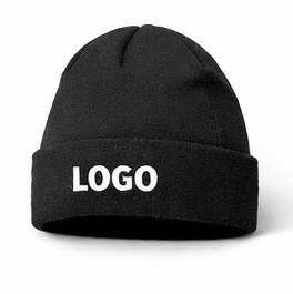 Шапка з логотипом