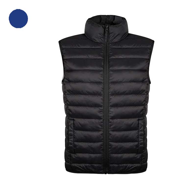 Чорна жилетка на блискавці під брендування. Нанесення логотипа на теплий спецодяг від Branding. Чорна жилетка на блискавці під брендування. Нанесення логотипа на теплий спецодяг від Branding.