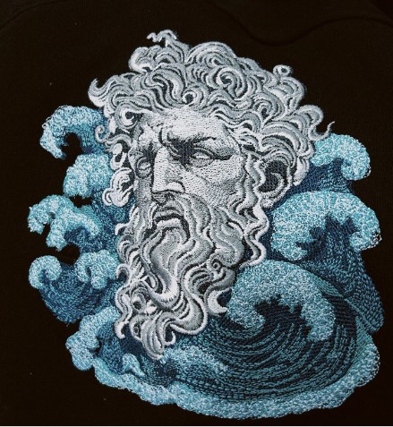 Вишитий логотип: деталізоване обличчя чоловіка. Професійна машинна вишивка на одязі на замовлення.