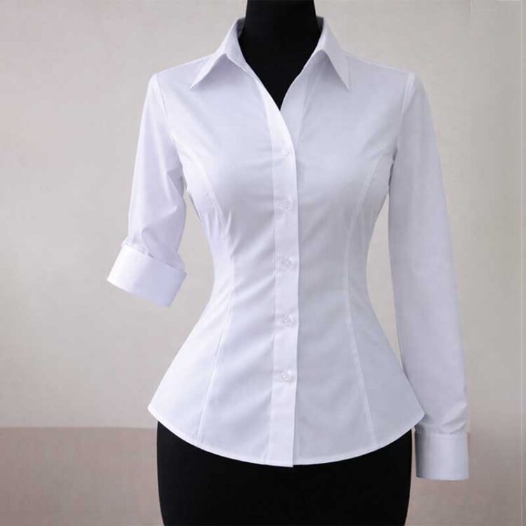 Біла жіноча сорочка з довгими рукавами для брендування. Пошиття корпоративного одягу та нанесення логотипу